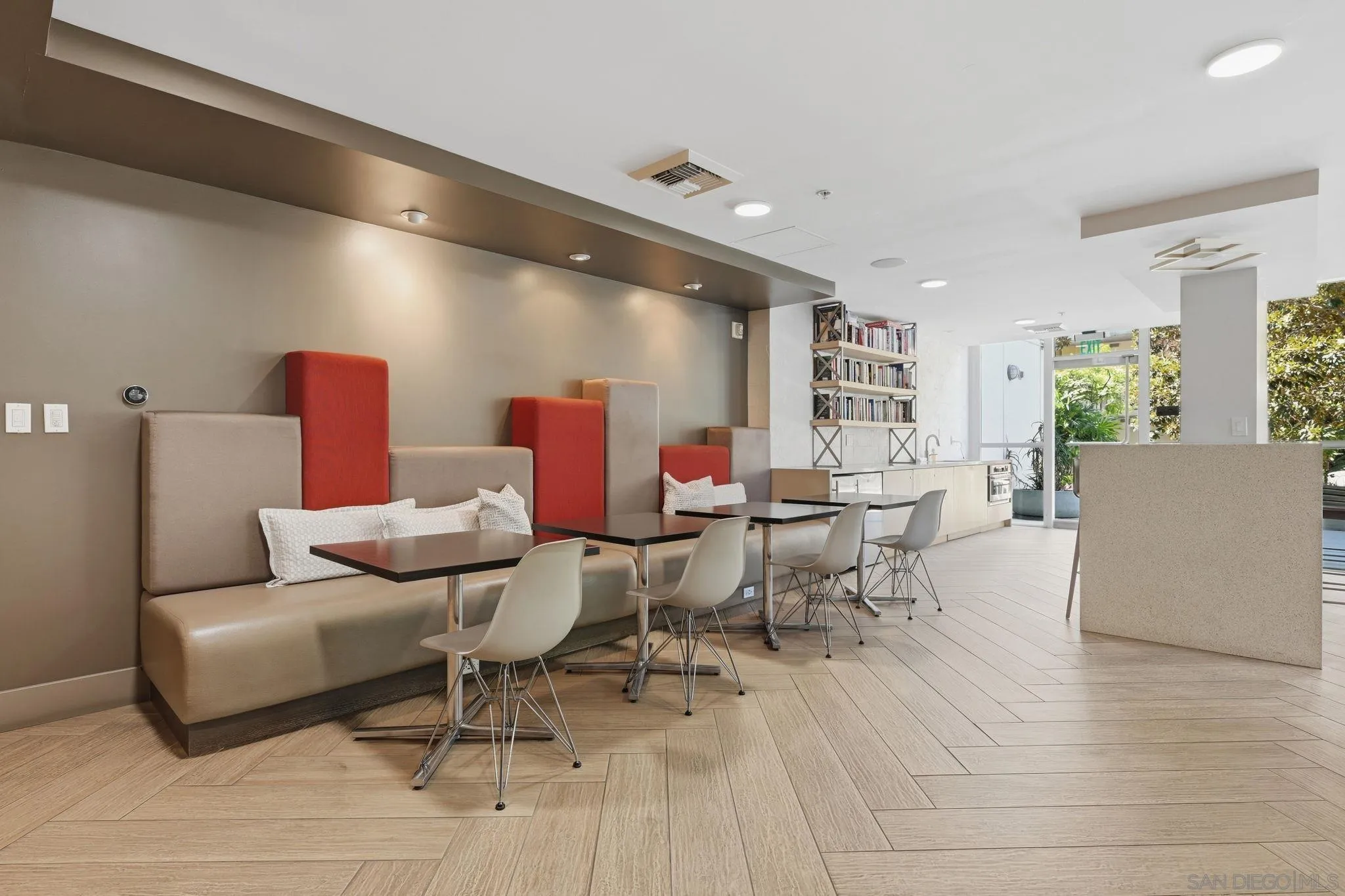 https://cdn.realtyfeed.com/cdn/127/260024234/ec0f90f1e1284fac3f6fc00d28da08ab.webp