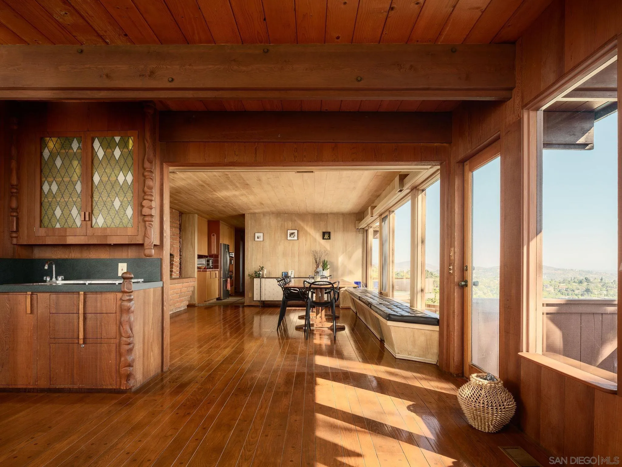 https://cdn.realtyfeed.com/cdn/127/260024236/407d8ad04b55255065ad39e077097576.webp