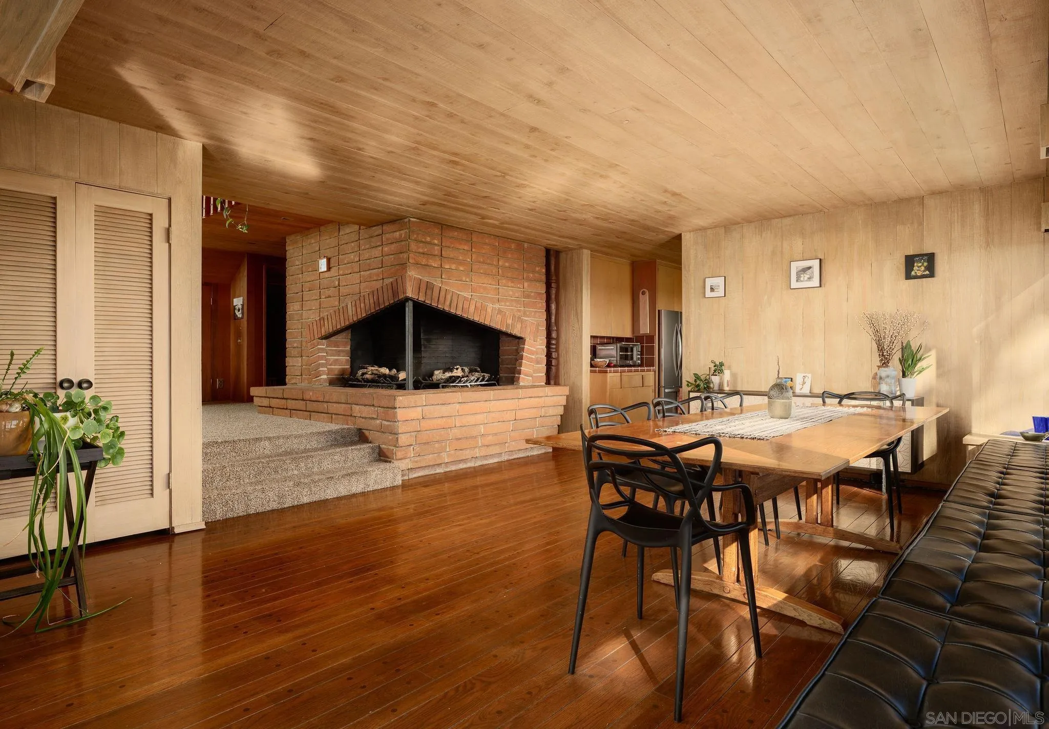 https://cdn.realtyfeed.com/cdn/127/260024236/c4d50874f8911889fdf52aa12114bfae.webp