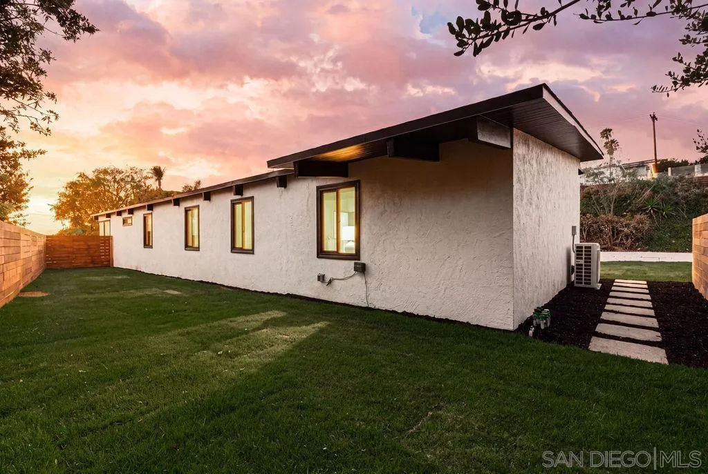 https://cdn.realtyfeed.com/cdn/127/260024243/0a753f14081a6eb3e892a3ec8eea6811.webp