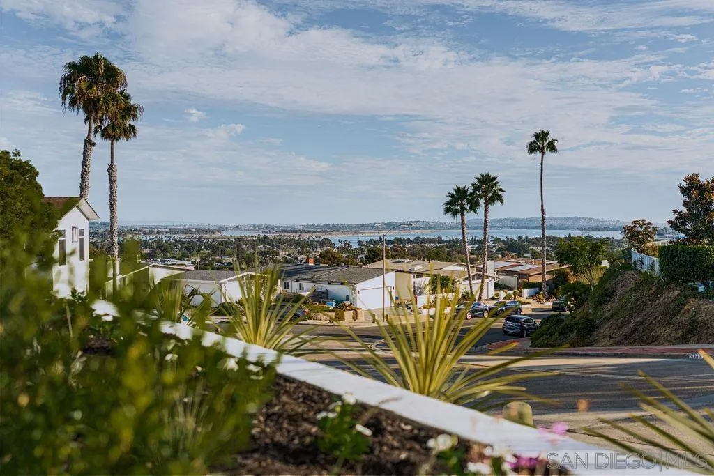 https://cdn.realtyfeed.com/cdn/127/260024243/2b2bbdd0826a805fa6d30f07c9bf2a67.webp