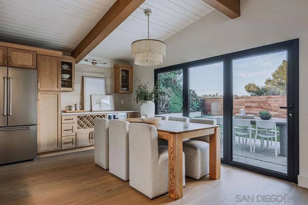 https://cdn.realtyfeed.com/cdn/127/260024243/2efe026fe42c5b5c4add9140542ba961.webp