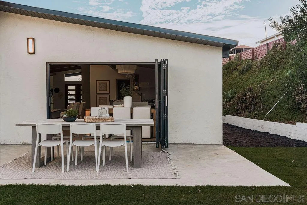 https://cdn.realtyfeed.com/cdn/127/260024243/35c348ba588c3db3bd0ee253db3976ce.webp
