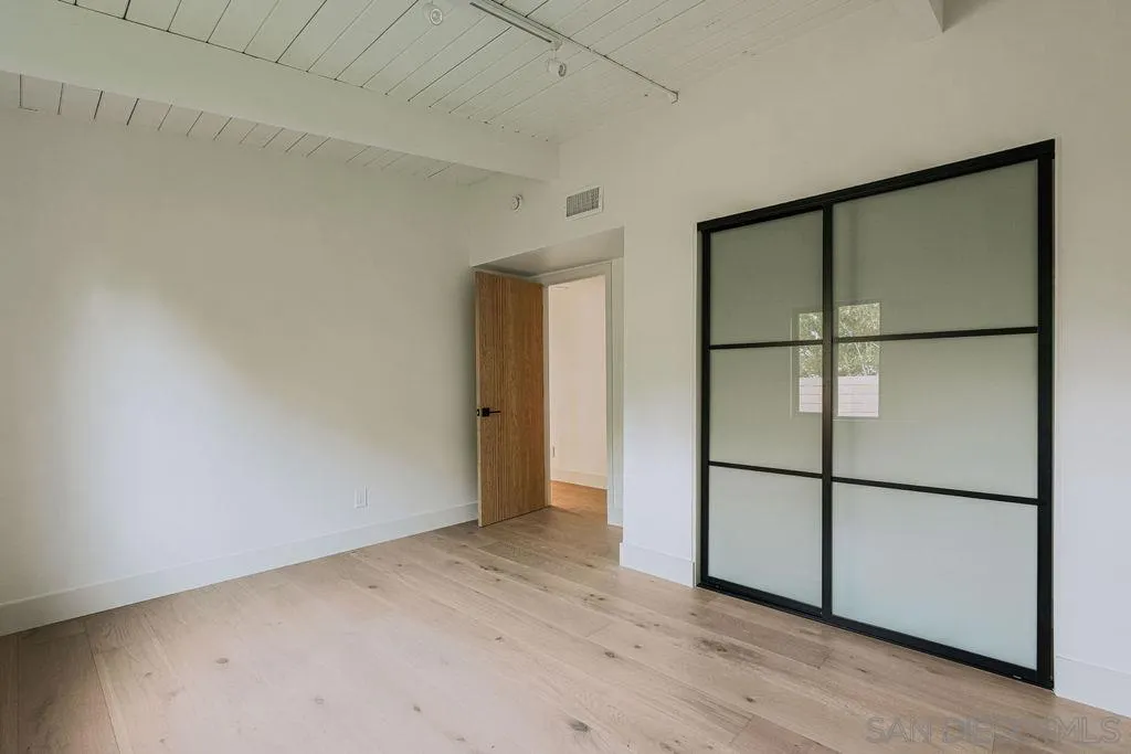 https://cdn.realtyfeed.com/cdn/127/260024243/60a287d06ef77805208e0cd2f2728172.webp