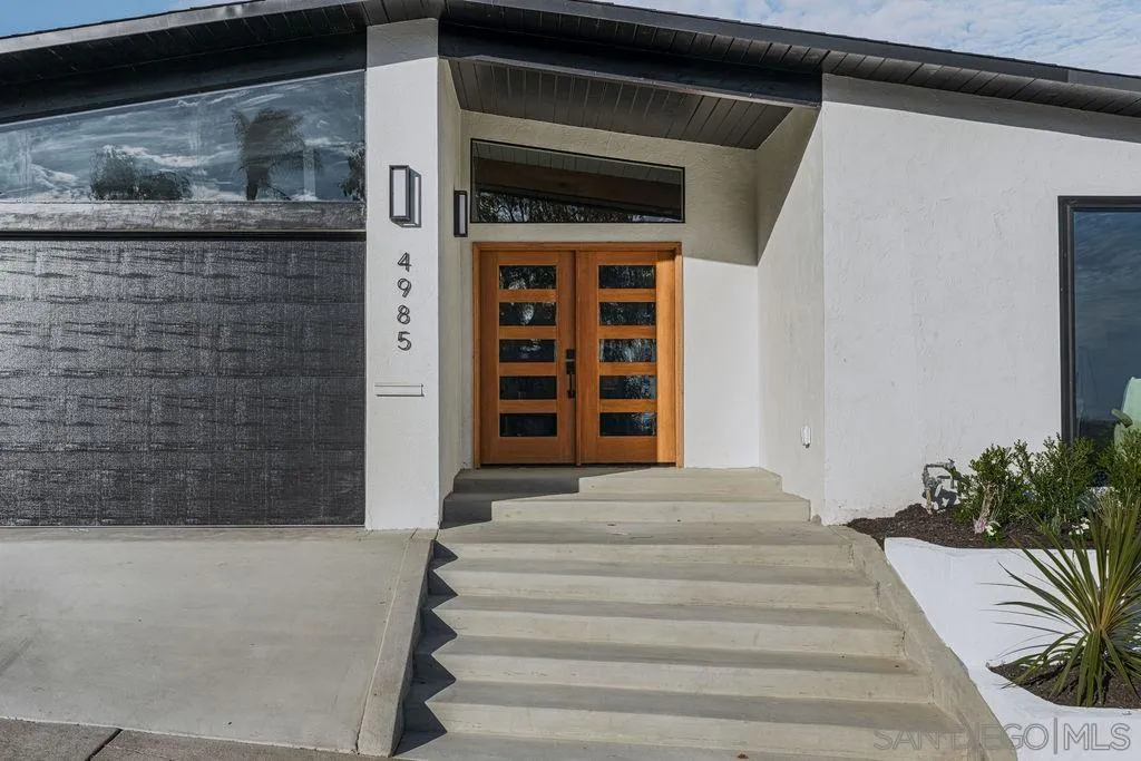 https://cdn.realtyfeed.com/cdn/127/260024243/7372556b356d9ee263953cc8fda27eb0.webp