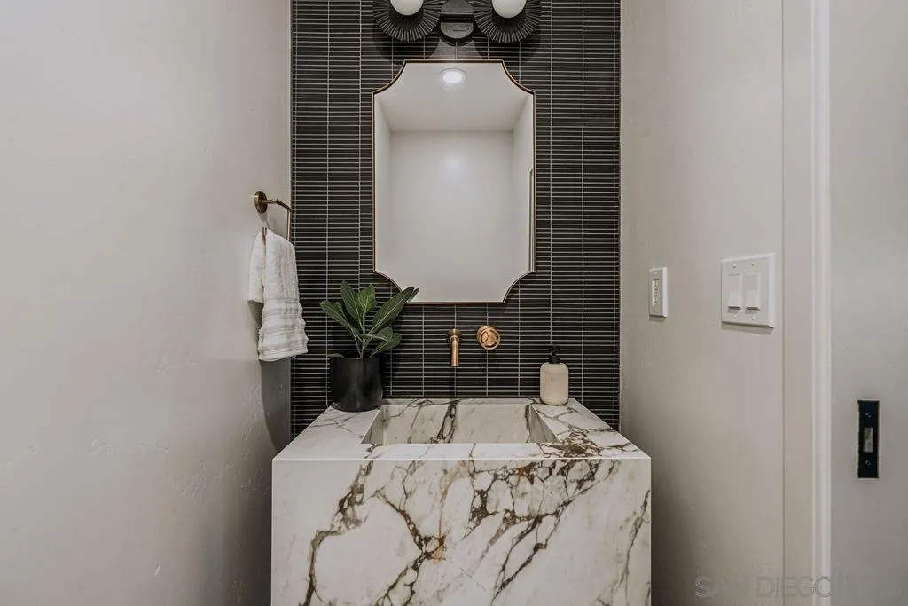 https://cdn.realtyfeed.com/cdn/127/260024243/989e25e7cbfac426a3a725c91902e37c.webp