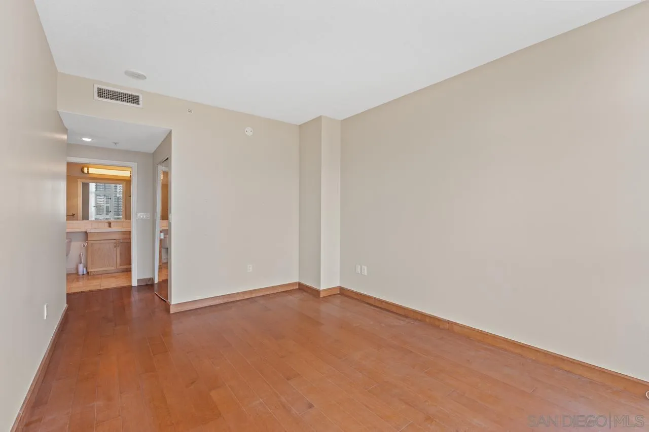 https://cdn.realtyfeed.com/cdn/127/260024265/25131fb53f6a3aebd8ee15da9e5ce999.webp