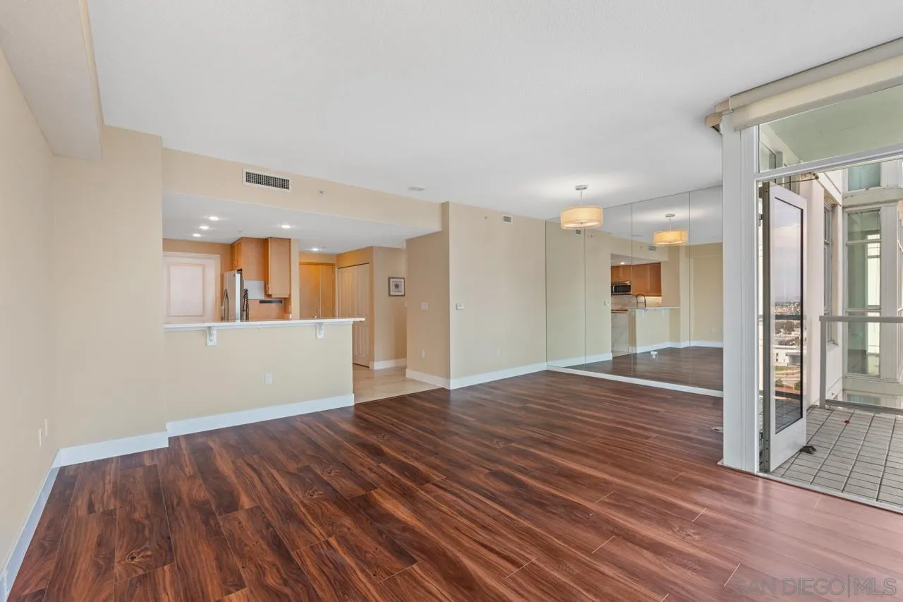 https://cdn.realtyfeed.com/cdn/127/260024265/cc646ad1442f5cb86b70a10267a2fe9e.webp