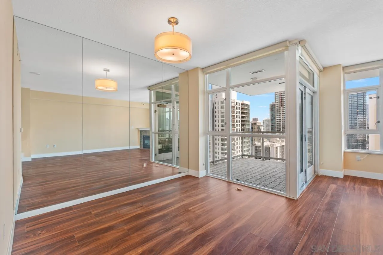 https://cdn.realtyfeed.com/cdn/127/260024265/fa6f6735f1919ad9059f98b10cd96cf7.webp