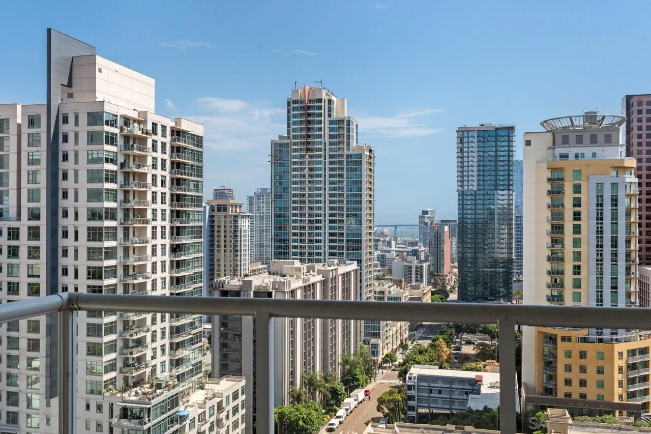 https://cdn.realtyfeed.com/cdn/127/260024265/febad038f0ef3220c51c365a8c420fb1.webp