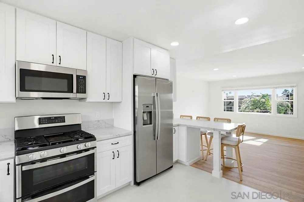 1852 Chalcedony, San Diego, CA 92109, photo 11