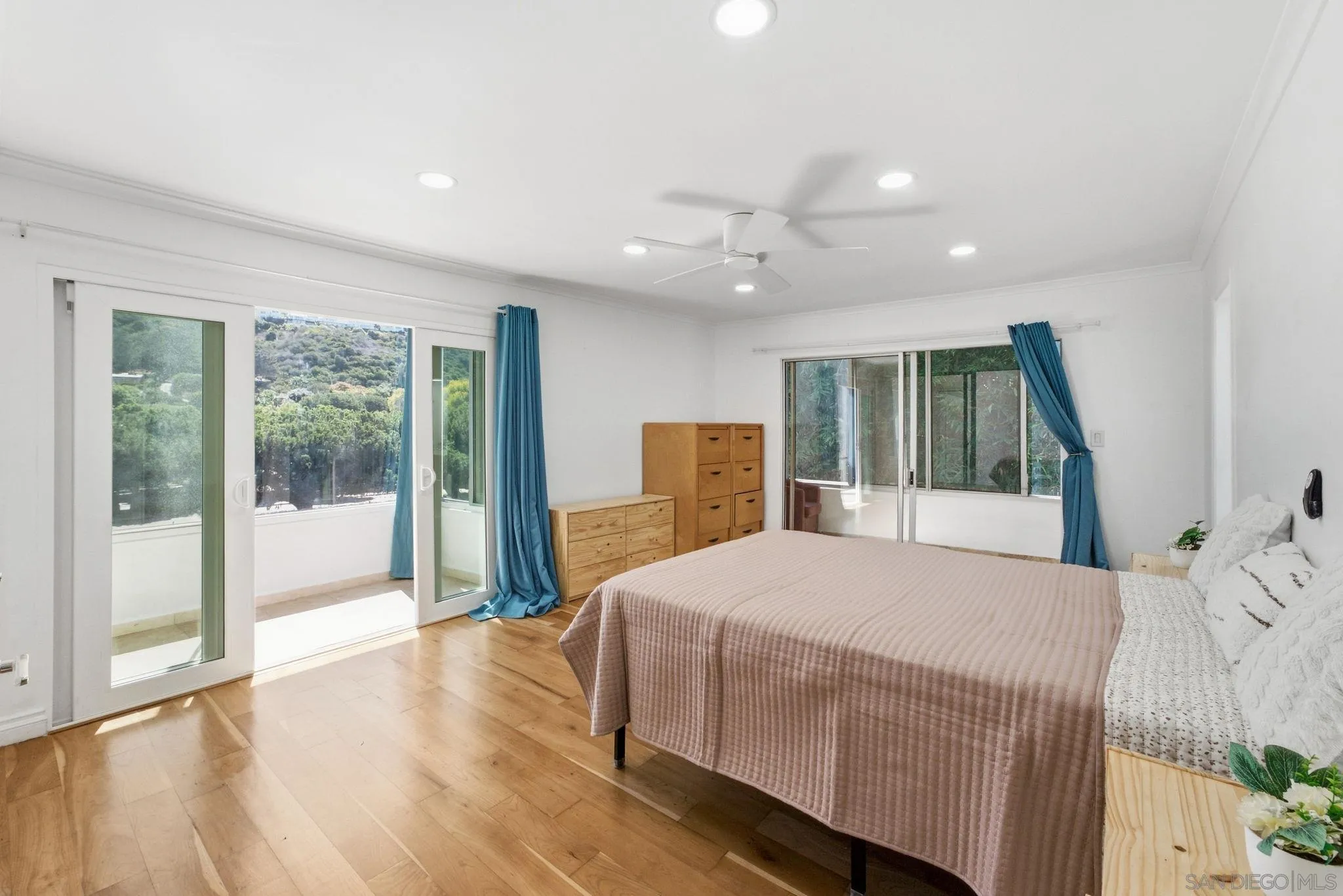 https://cdn.realtyfeed.com/cdn/127/260024286/54d87beb6bce2f0bf1c31aeb934ec0e8.webp
