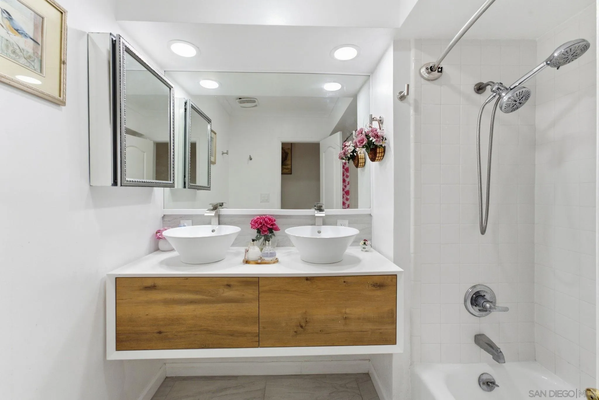 https://cdn.realtyfeed.com/cdn/127/260024286/e82aa4fdbbb939e2d6240b1f3e8c65f2.webp