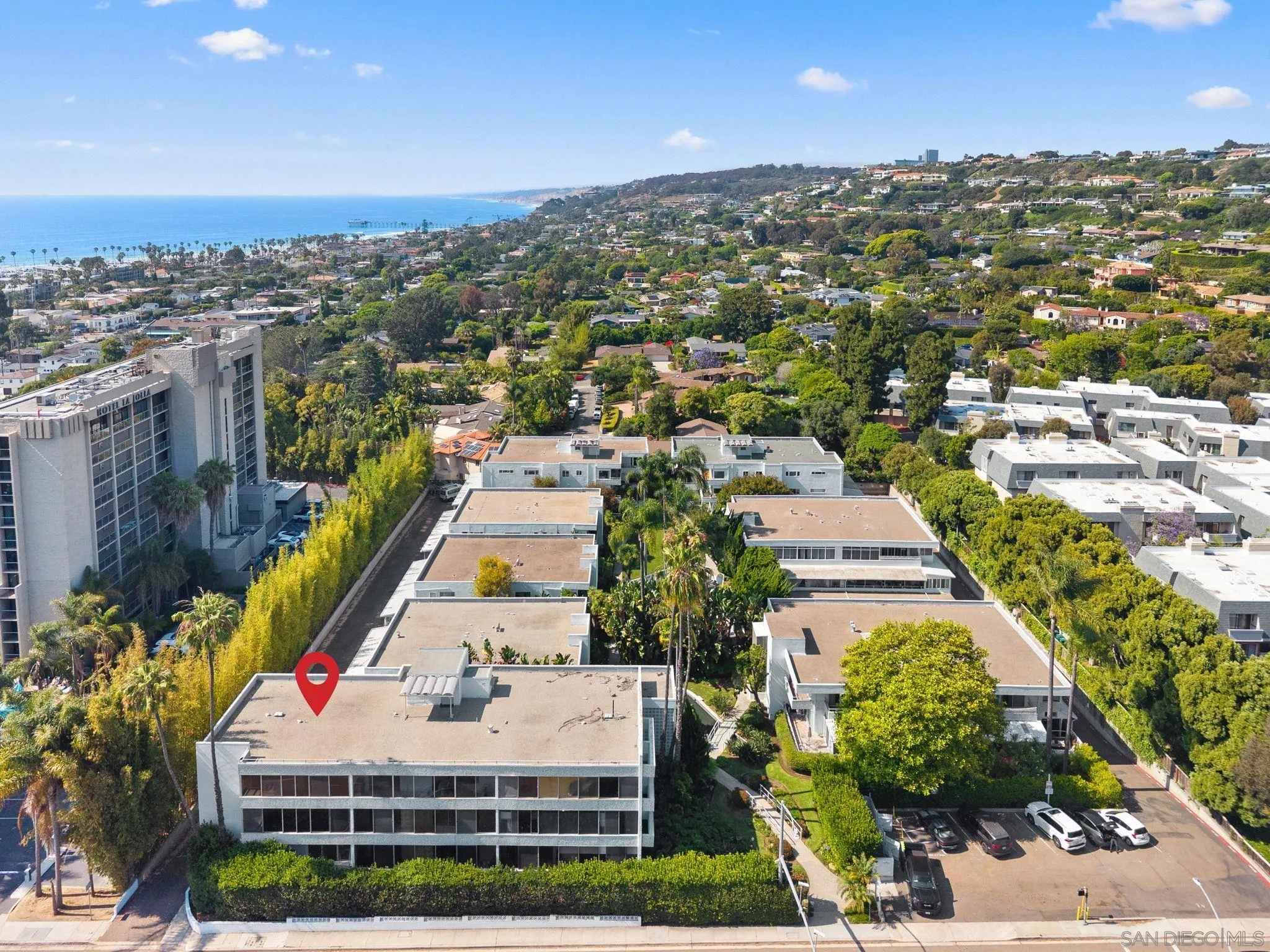 https://cdn.realtyfeed.com/cdn/127/260024286/eabe5d3333a6178f7f1aedf635861036.webp