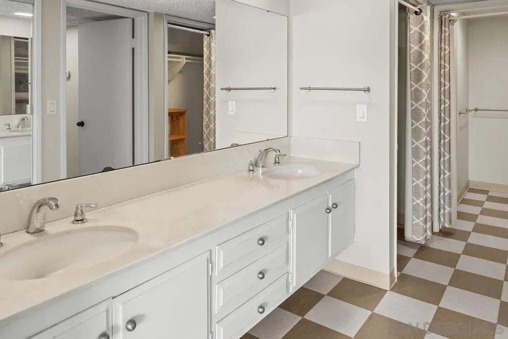 4900 Rosehedge Dr #304, La Mesa, CA 91942, photo 18