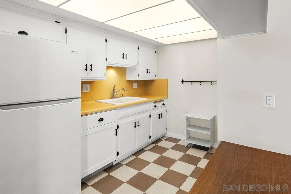 4900 Rosehedge Dr #304, La Mesa, CA 91942, photo 16