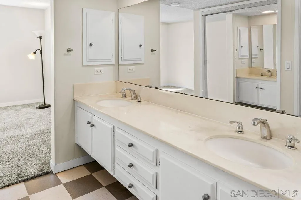 4900 Rosehedge Dr #304, La Mesa, CA 91942, photo 19