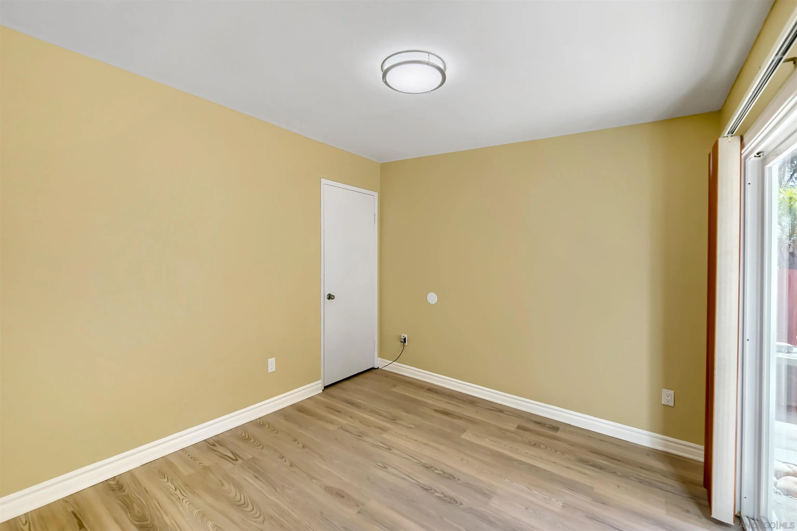 https://cdn.realtyfeed.com/cdn/127/260024296/20aab24b998996056aec5672a831ac93.webp