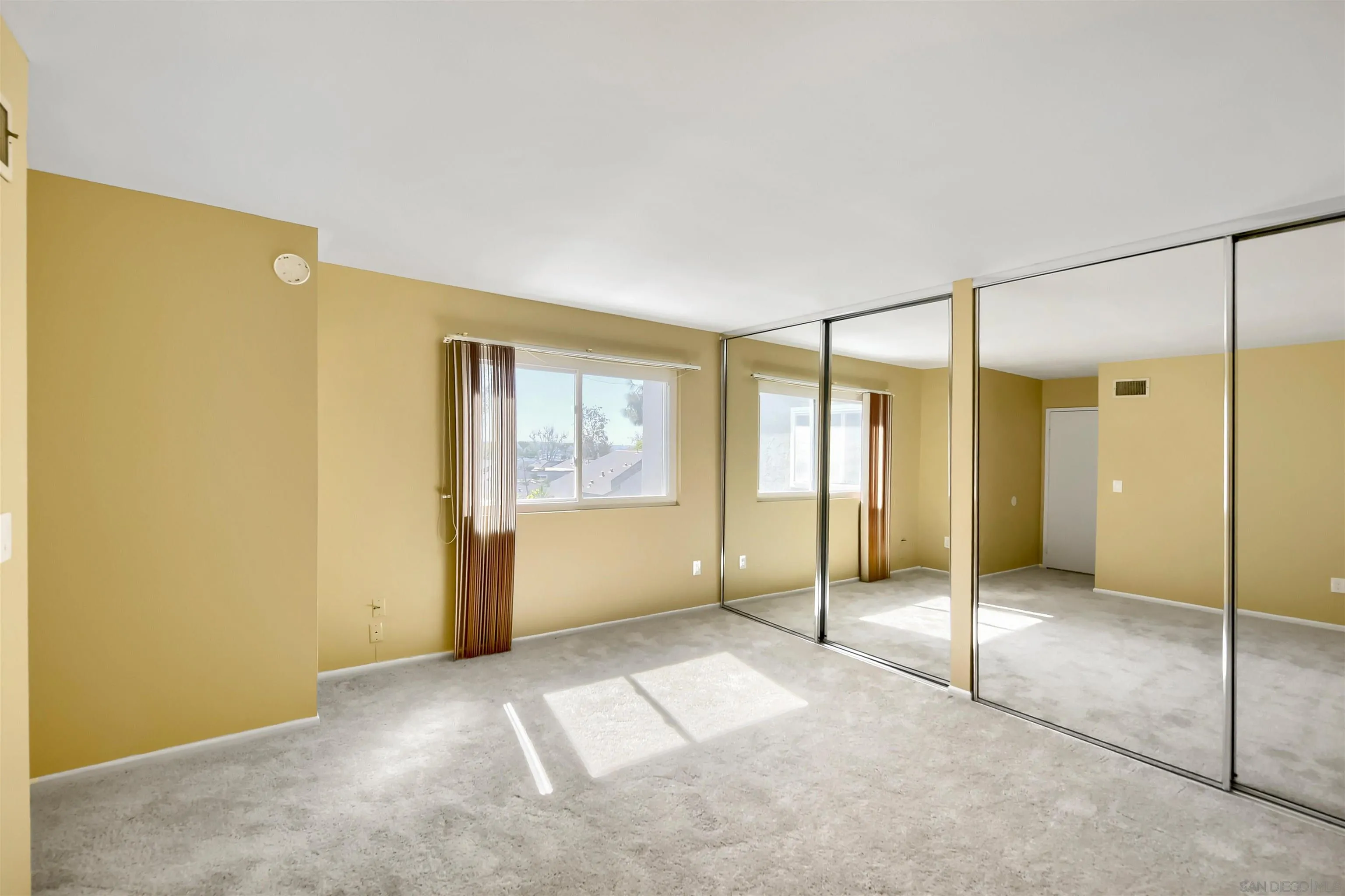 https://cdn.realtyfeed.com/cdn/127/260024296/2c43b914ed4eca8ccbd90cc35dbfbddd.webp