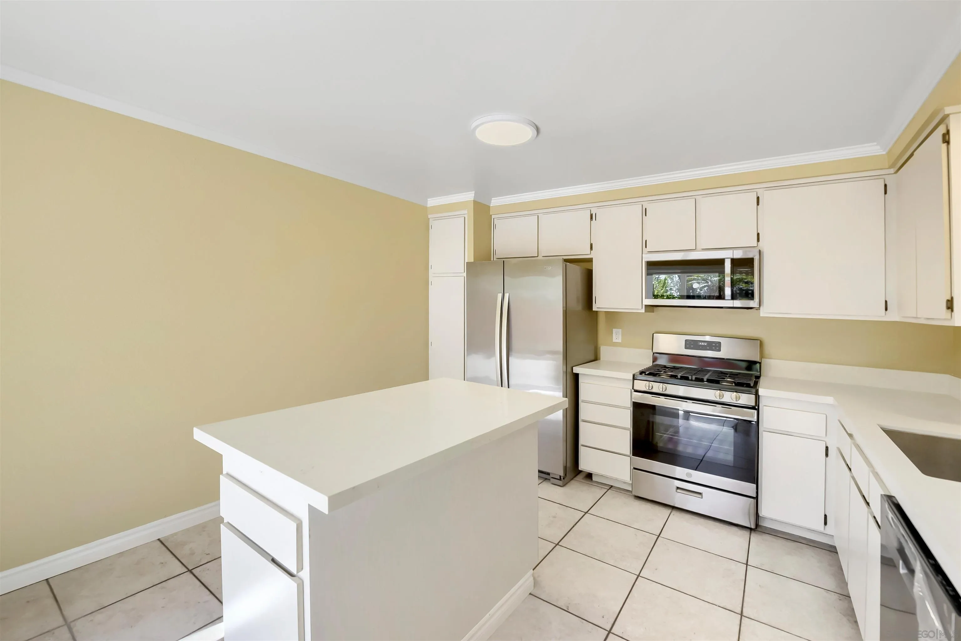 https://cdn.realtyfeed.com/cdn/127/260024296/381b5991b946042f5ab04c72a6690902.webp
