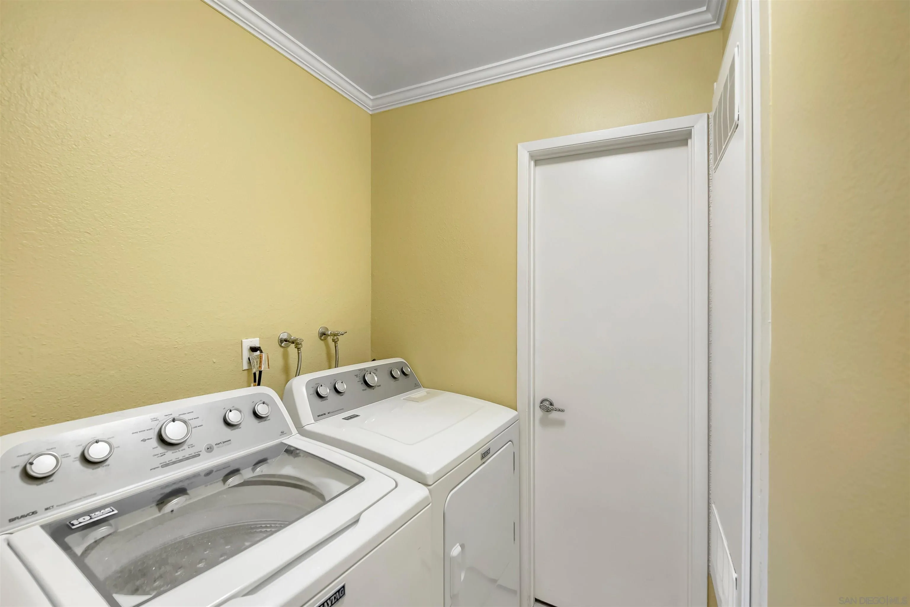 https://cdn.realtyfeed.com/cdn/127/260024296/410074e4b43f1c86d2860d9ae064f3a2.webp