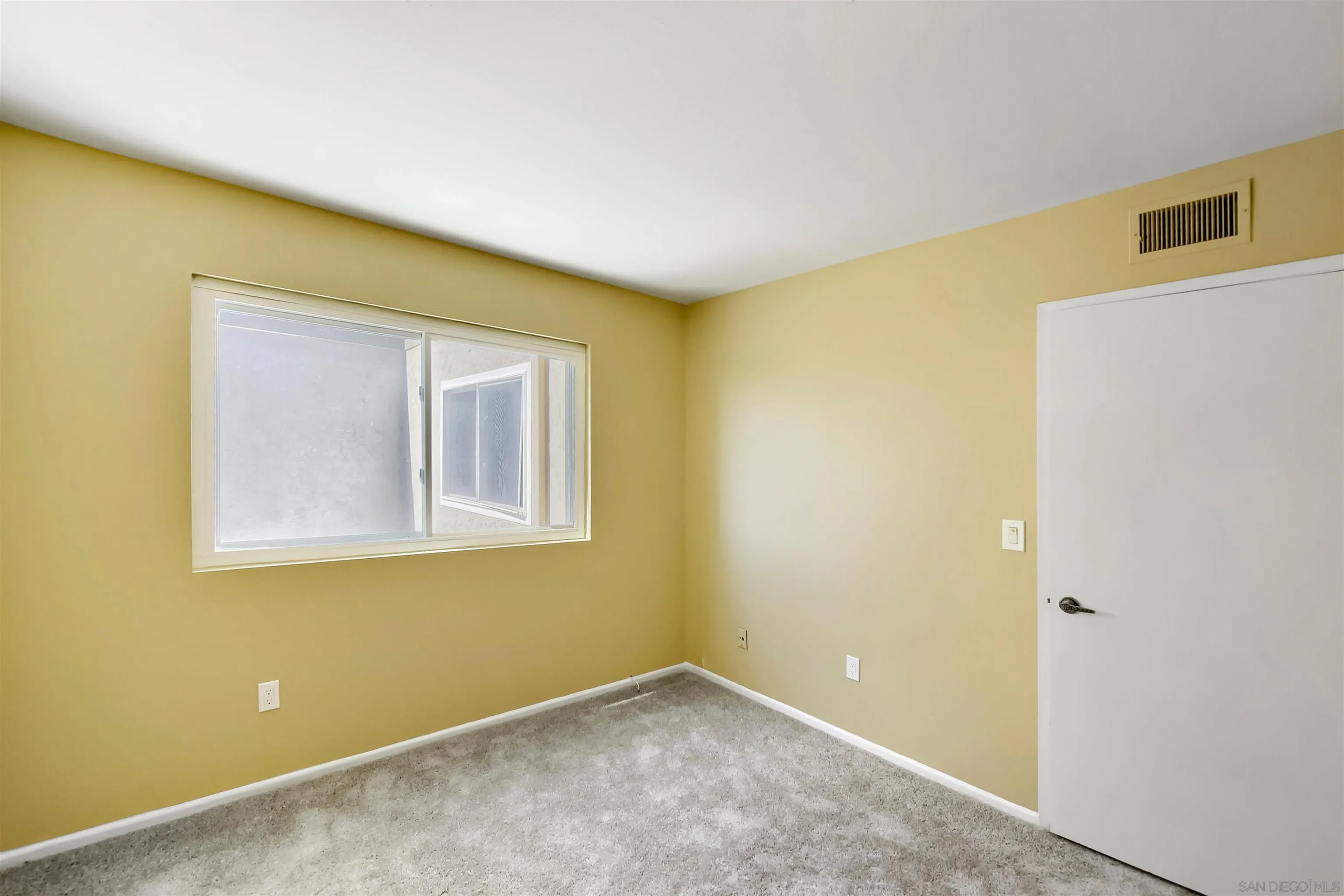 https://cdn.realtyfeed.com/cdn/127/260024296/666a8b7d7773e9e48a955b1a46ae35d5.webp