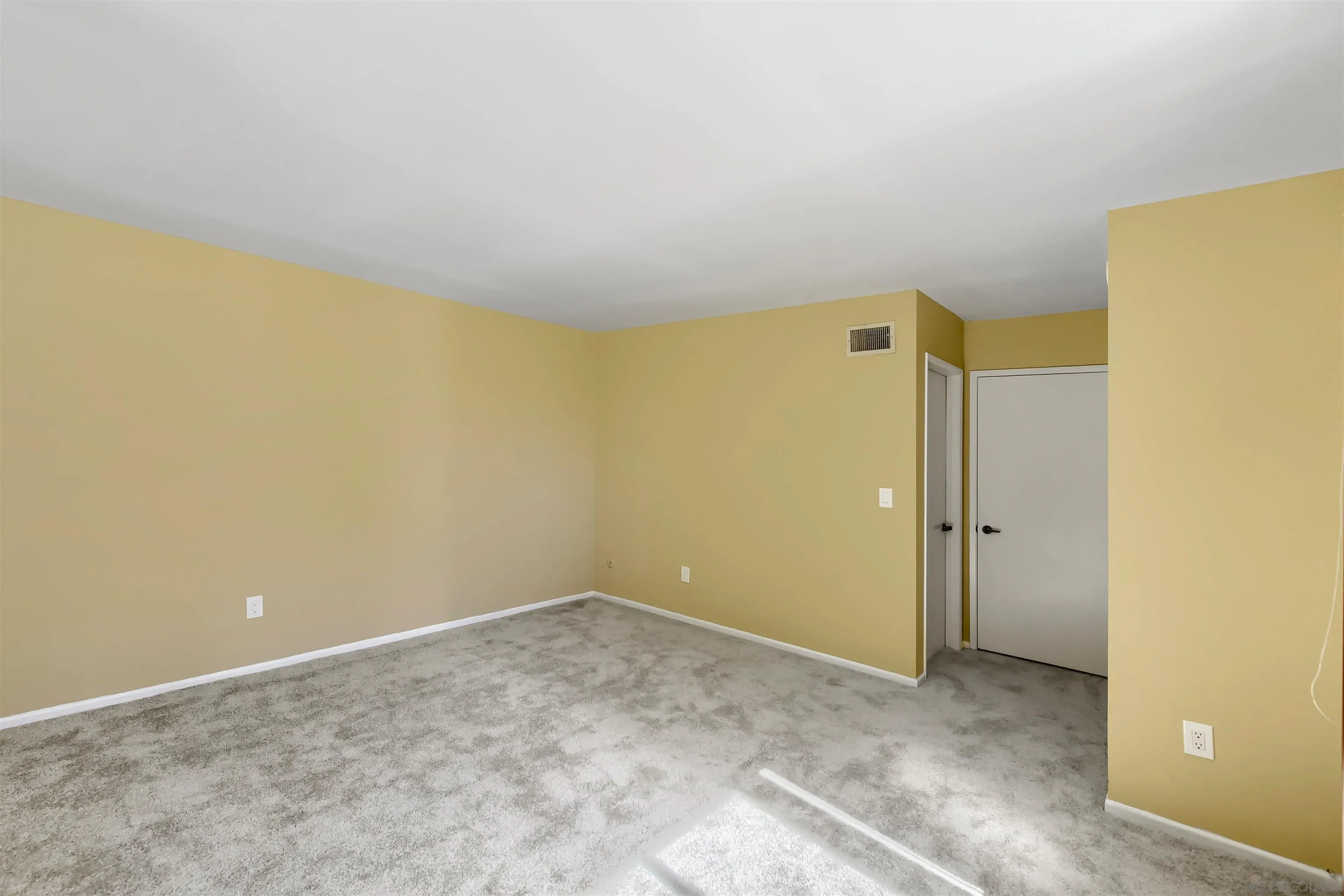 https://cdn.realtyfeed.com/cdn/127/260024296/76f63f0f78892ae71dc942364dc2a775.webp