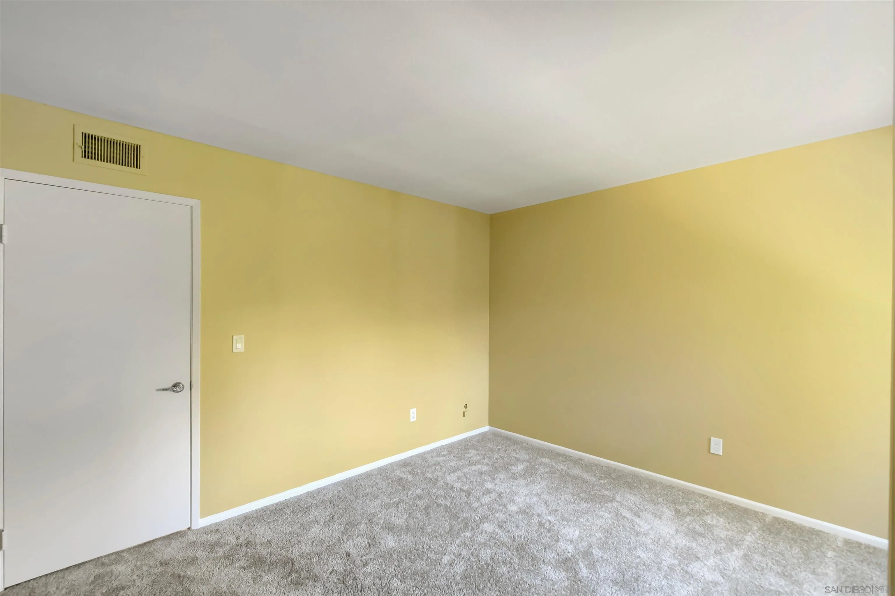 https://cdn.realtyfeed.com/cdn/127/260024296/7fc9f507a839742b7b7ef1cfb632a612.webp
