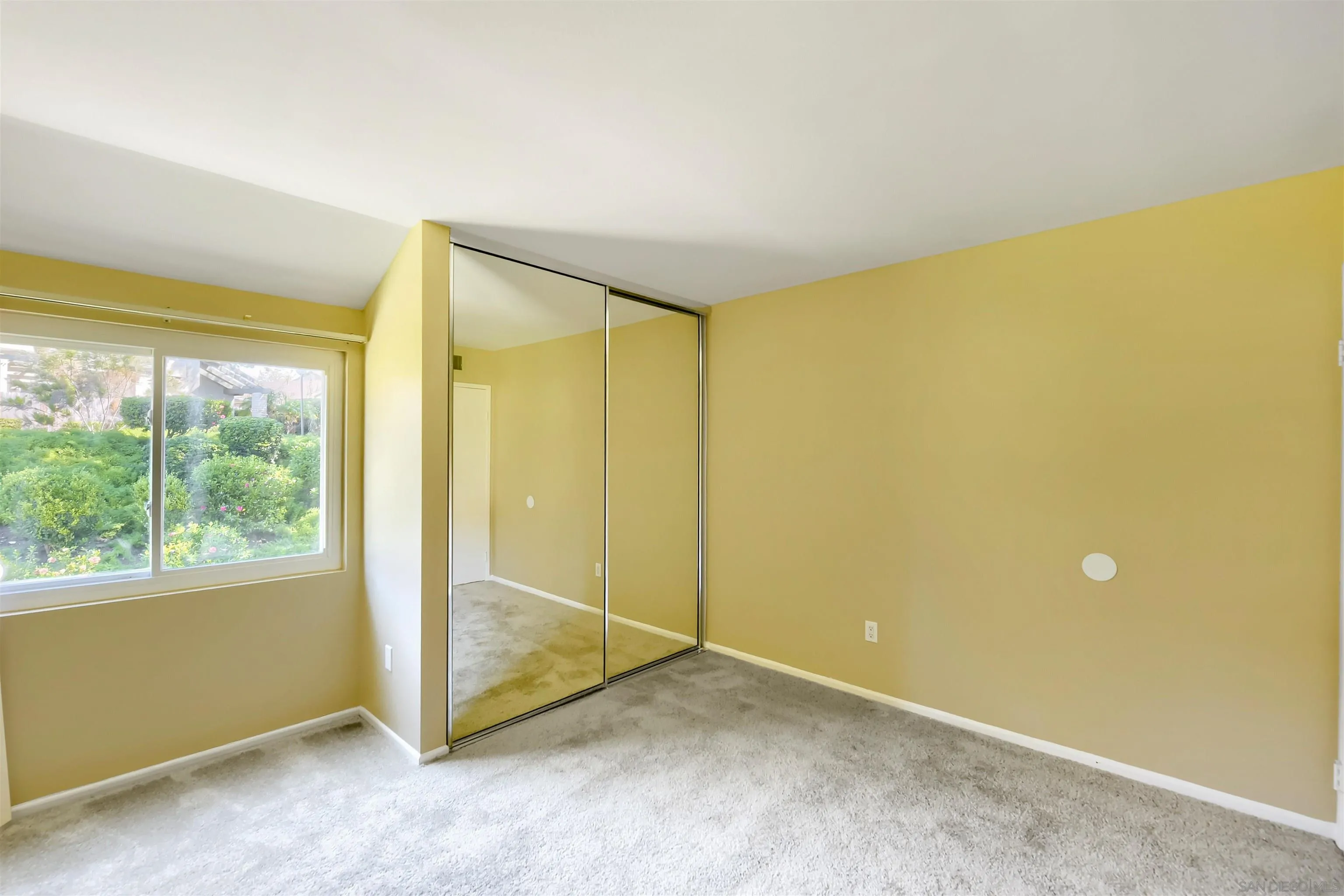 https://cdn.realtyfeed.com/cdn/127/260024296/aad7c12a5aa06ada202defe2cb9541a2.webp