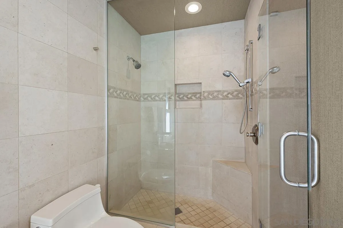 https://cdn.realtyfeed.com/cdn/127/2600243/867fcdd61fdbfb8e1548c9a46c55cad2.webp