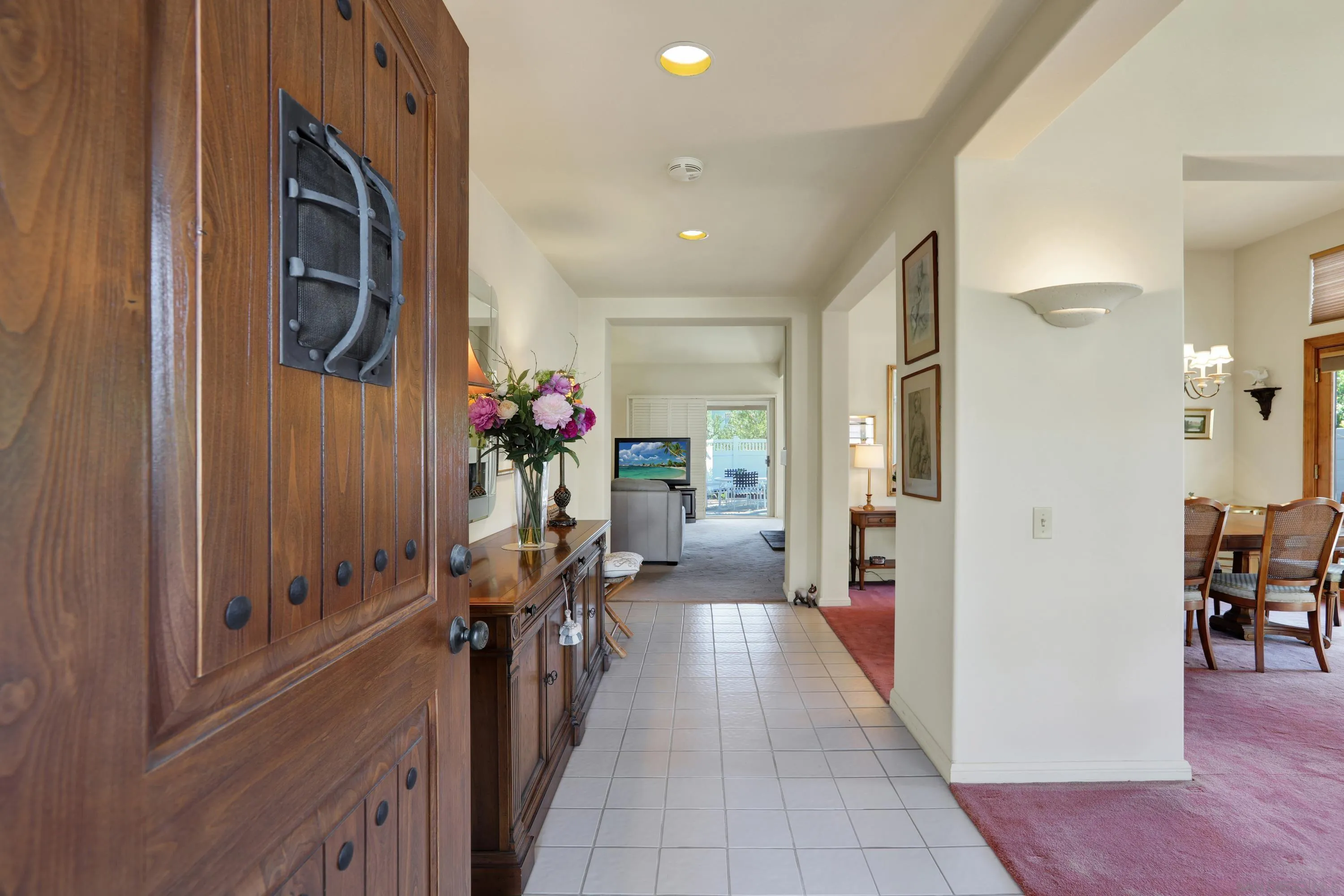 https://cdn.realtyfeed.com/cdn/127/260024300/18477821e16818f7ee86af578dfebda0.webp