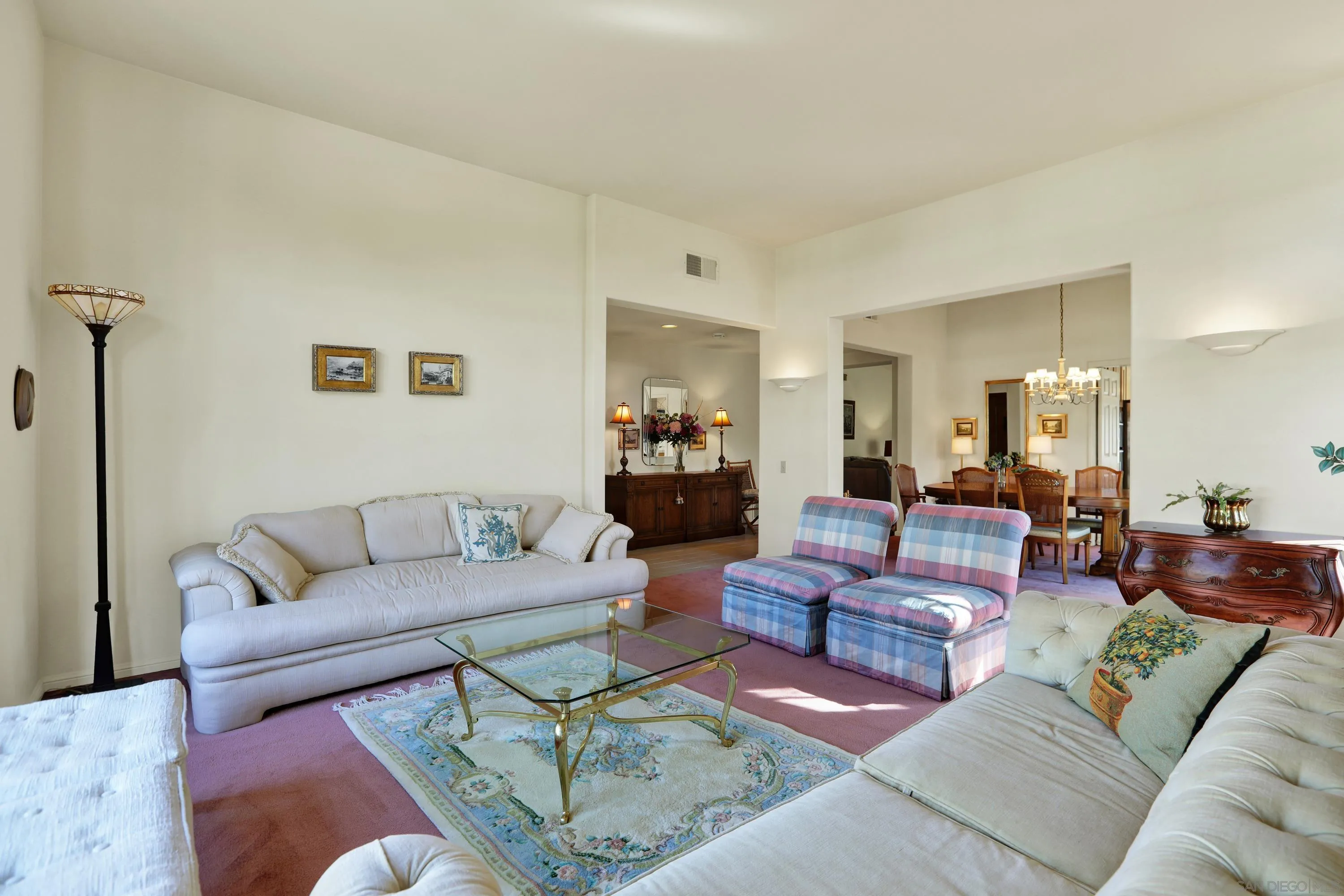 https://cdn.realtyfeed.com/cdn/127/260024300/e880221bf287fa05c2339d32960cef54.webp