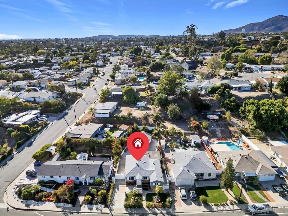https://cdn.realtyfeed.com/cdn/127/260024304/091842da9452a57c9338e19c227eeffc.webp