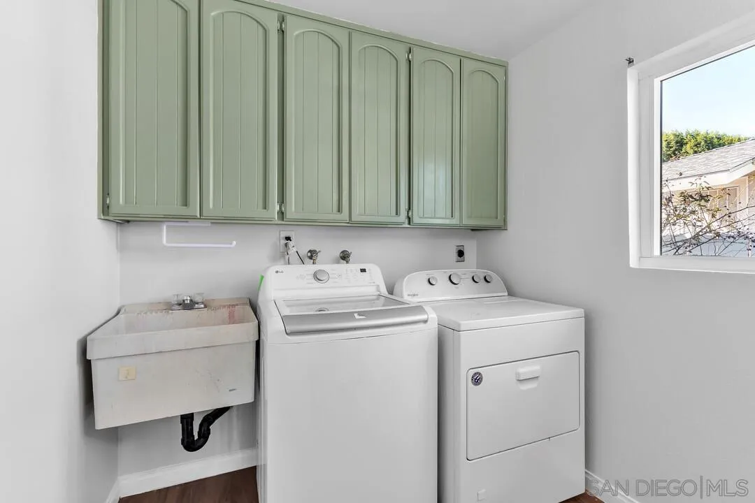 https://cdn.realtyfeed.com/cdn/127/260024304/74ead1ef7a2880bee7caf753e3a22b5c.webp