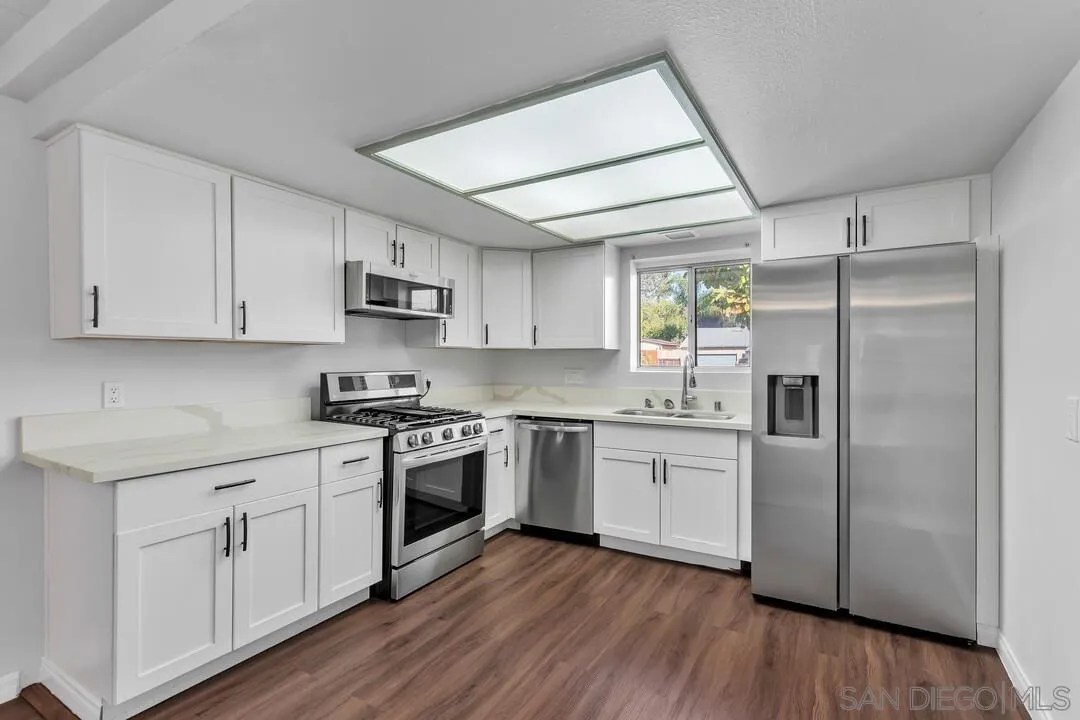 https://cdn.realtyfeed.com/cdn/127/260024304/a8cbcc2cc6de6a542f3eddb3243d86f6.webp
