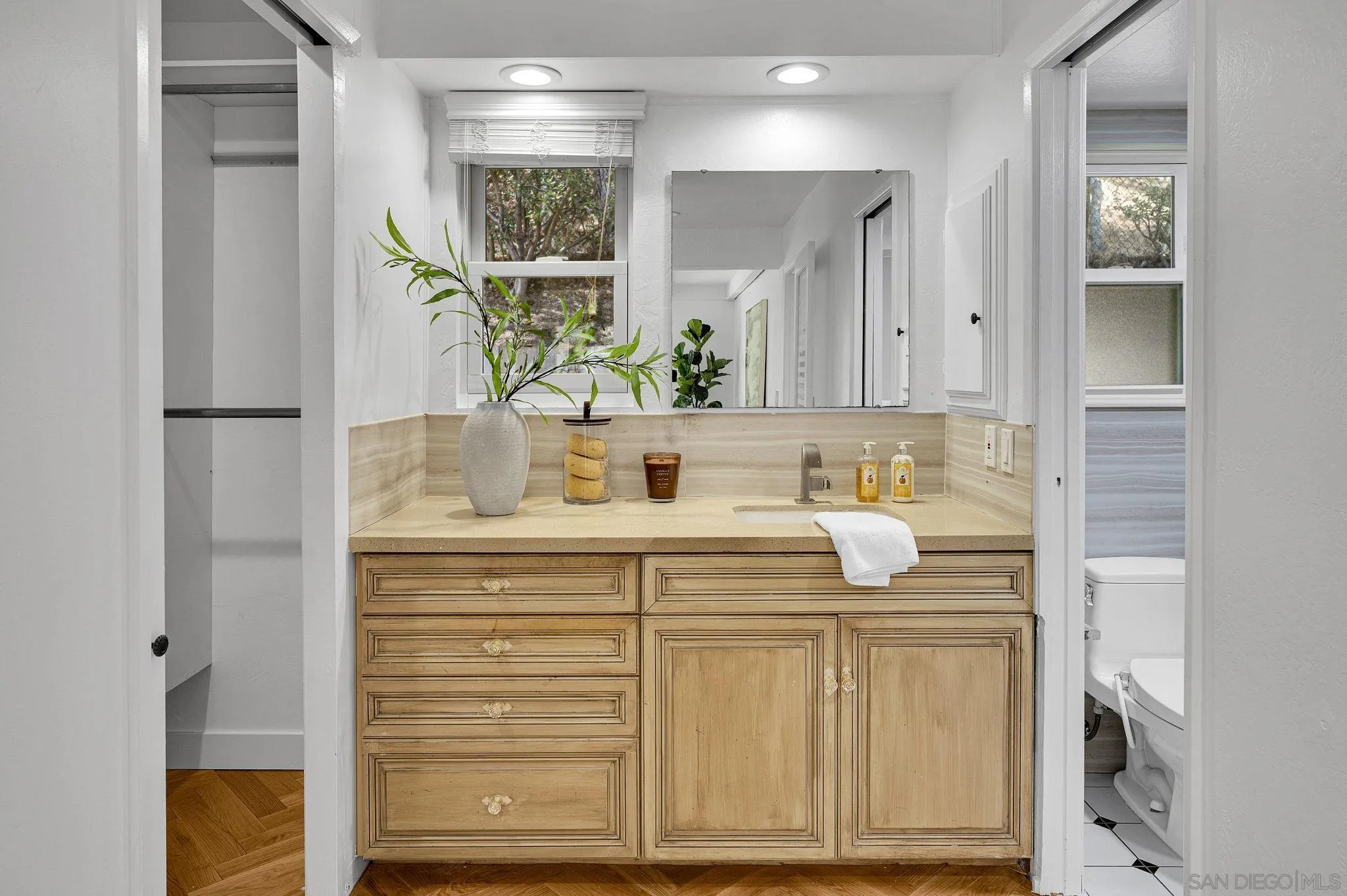 https://cdn.realtyfeed.com/cdn/127/260024305/6550c20682445571f5103a7d10c60a54.webp