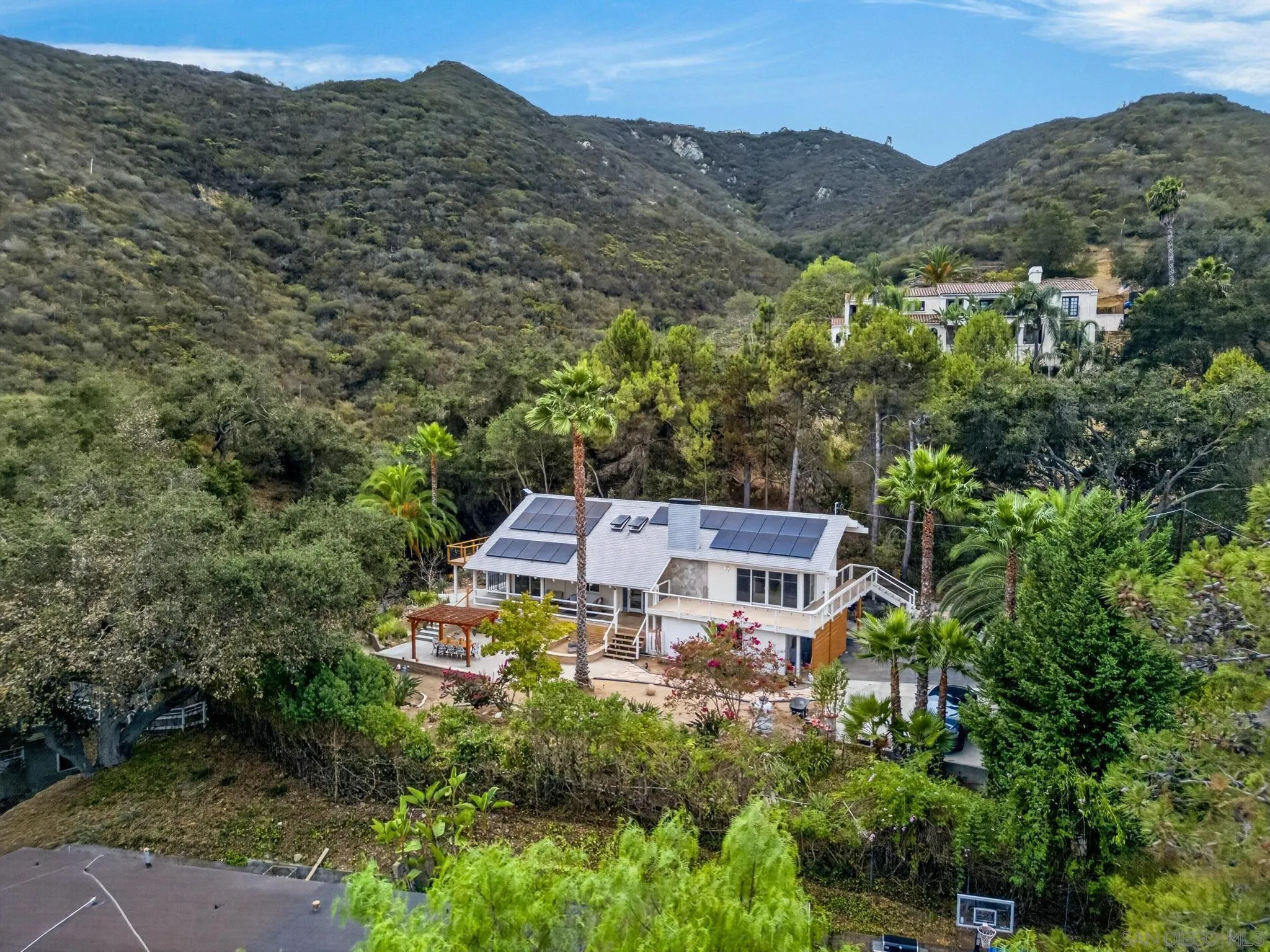 https://cdn.realtyfeed.com/cdn/127/260024305/71d5fb2cbc7bcf6d96264546fd662e04.webp