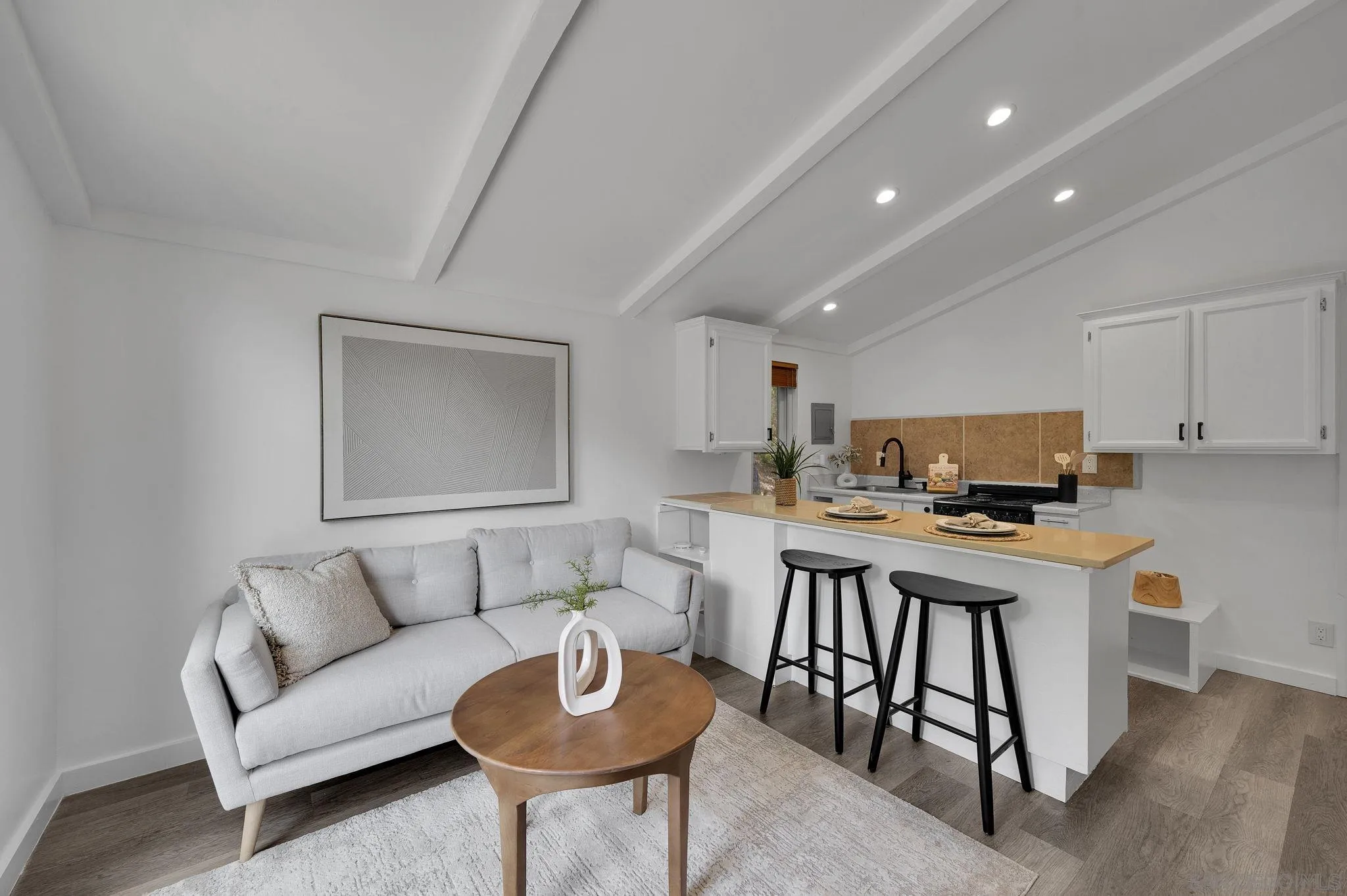 https://cdn.realtyfeed.com/cdn/127/260024305/d91565c706ce4ed6ee16c22a24e63e6d.webp