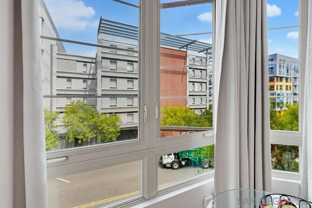 https://cdn.realtyfeed.com/cdn/127/260024306/0171beadd795608ce710d75f717375e3.webp