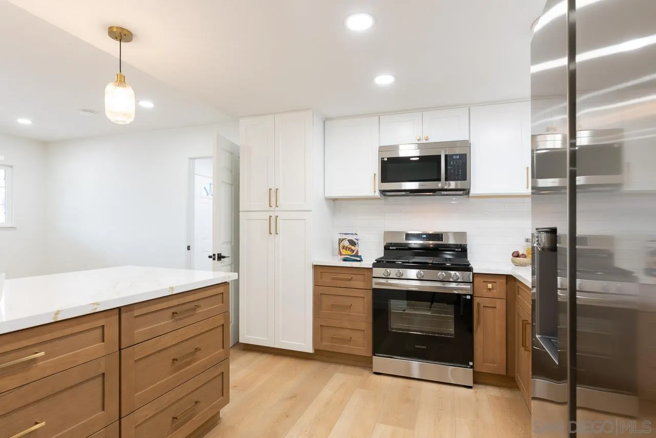 https://cdn.realtyfeed.com/cdn/127/260024314/01c67e9d4e1c58eb936dc9dd44e2876a.webp