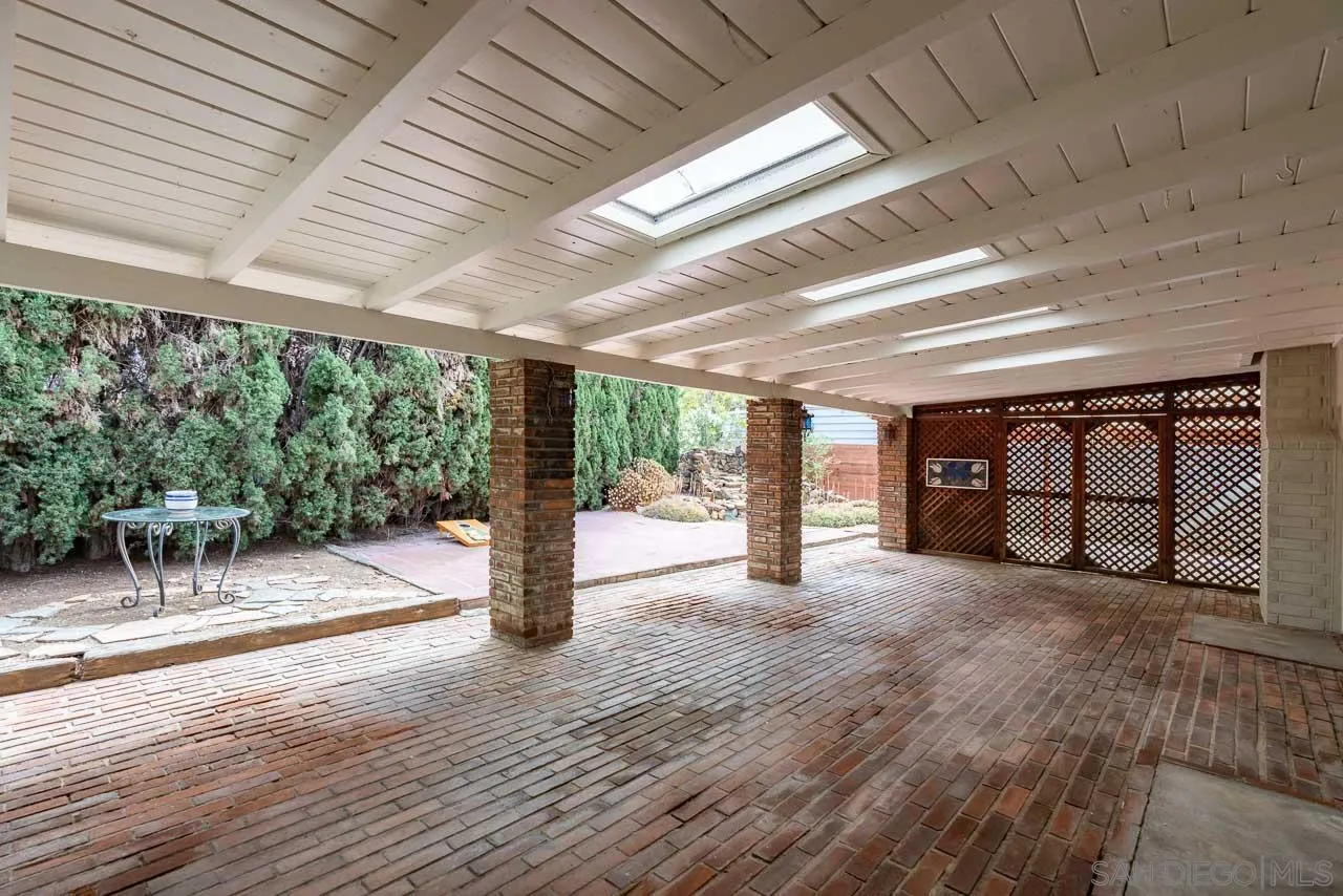 https://cdn.realtyfeed.com/cdn/127/260024314/39b258e4b2eb66ca1511c5f16e2ba44a.webp