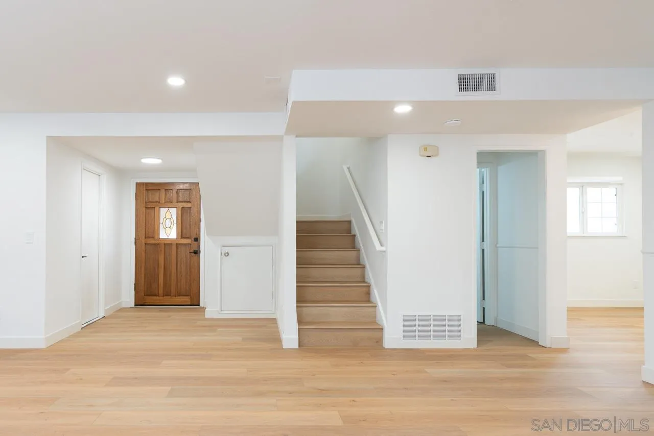 https://cdn.realtyfeed.com/cdn/127/260024314/65207efa40c10f43760c35bf79412f5d.webp