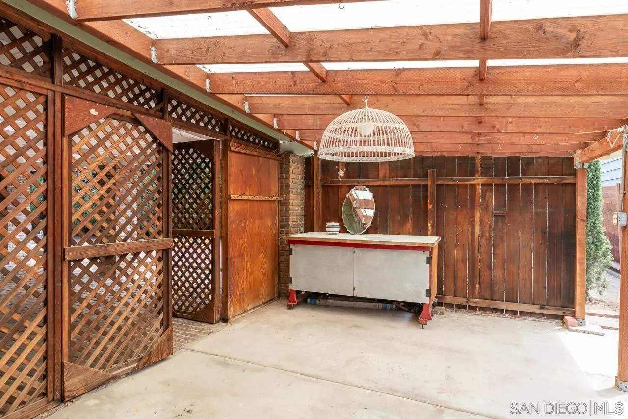 https://cdn.realtyfeed.com/cdn/127/260024314/8d8b1dbfc58551469f2acc573f5a7cc5.webp
