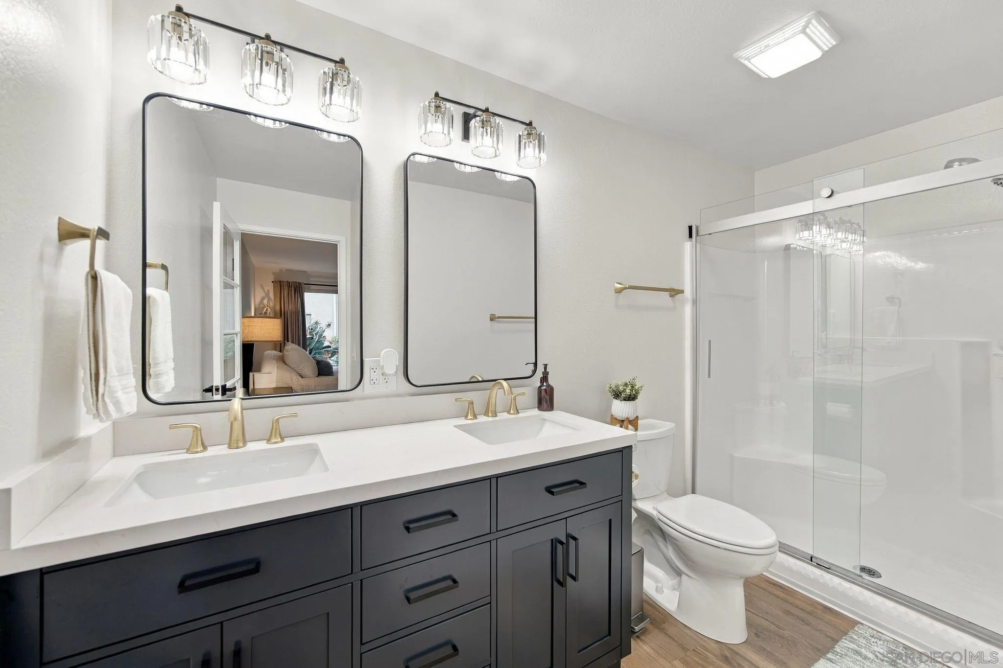 https://cdn.realtyfeed.com/cdn/127/260024321/12555e2beb4d0512cf799fa0fc86163e.webp