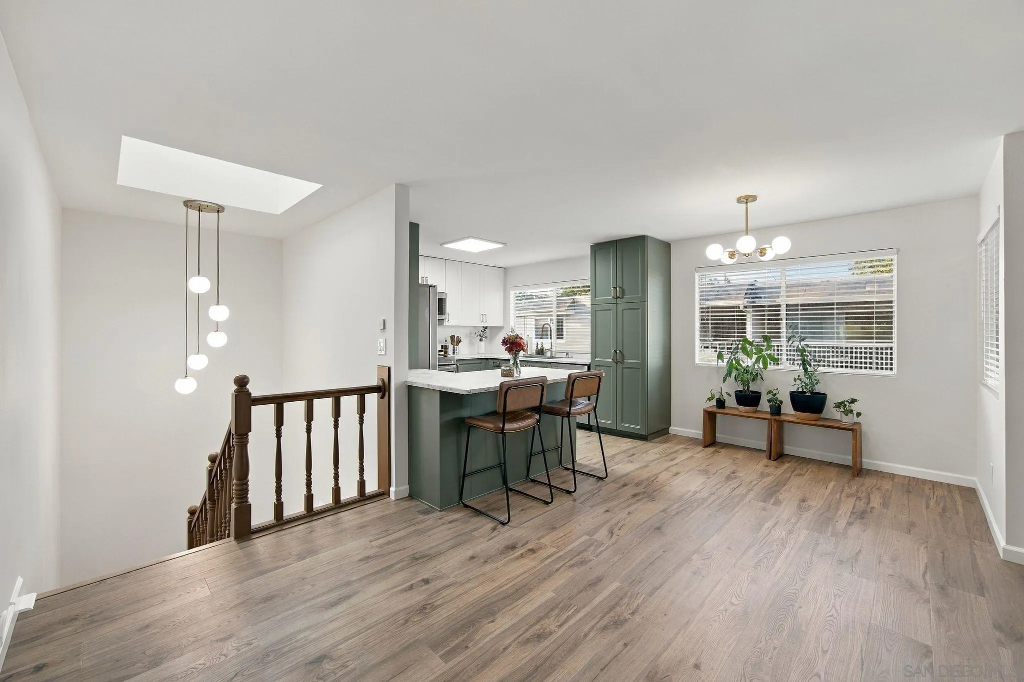 https://cdn.realtyfeed.com/cdn/127/260024321/99fbd4d2b5bd8ccb5d5b0fe9f18b3b8f.webp