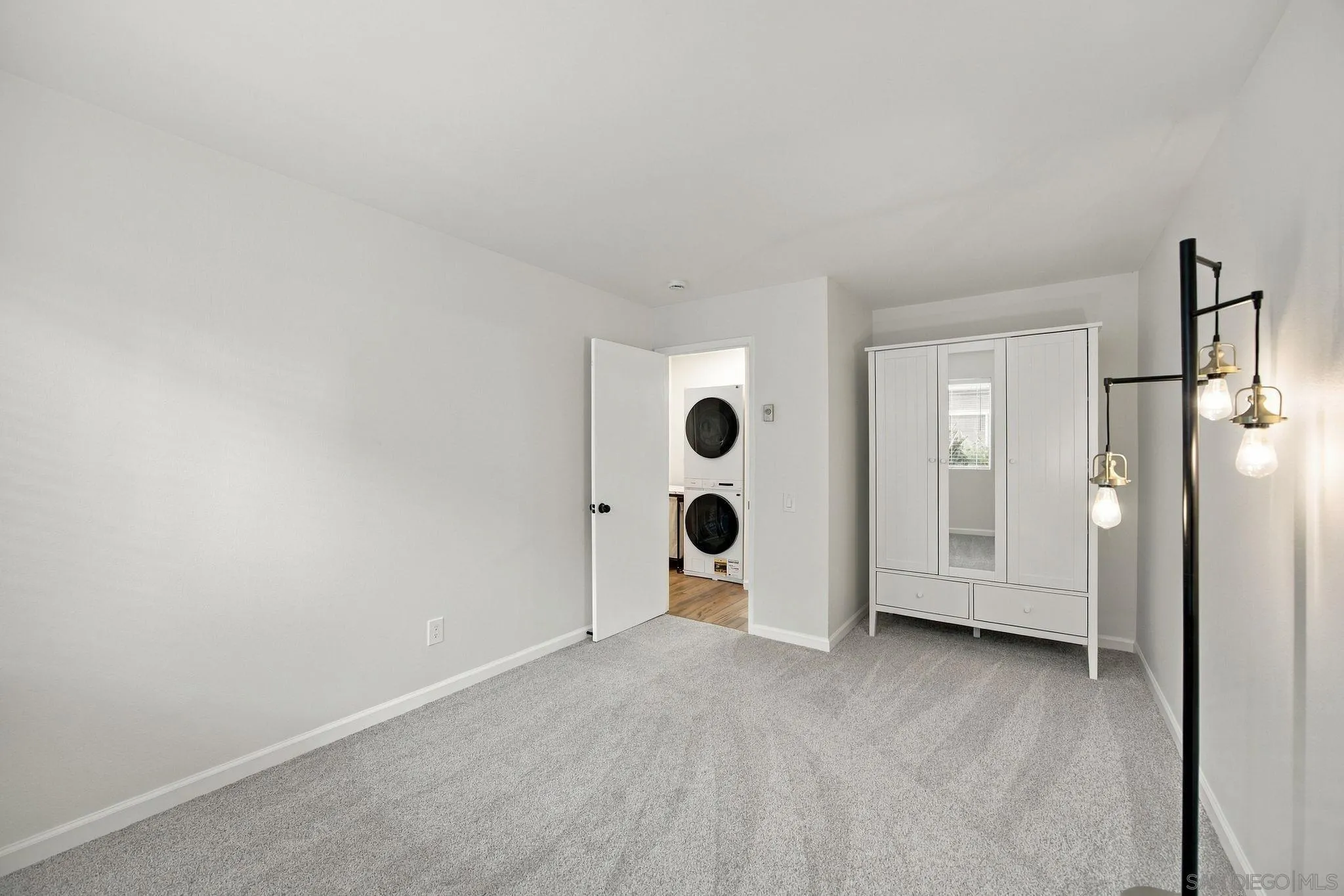 https://cdn.realtyfeed.com/cdn/127/260024321/afd56bcbd068aa3d4ddcd4a61b9cb6ff.webp