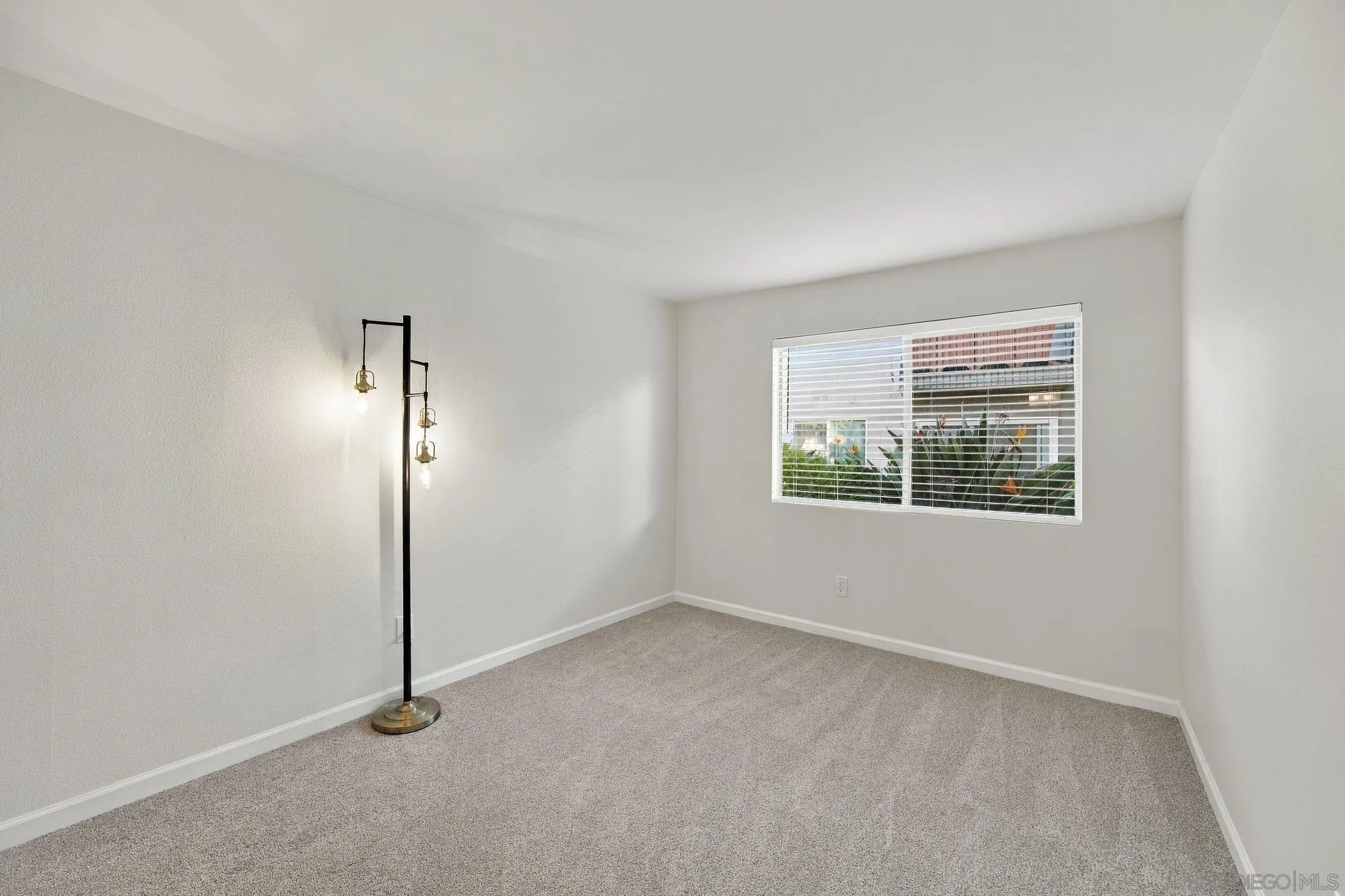 https://cdn.realtyfeed.com/cdn/127/260024321/b052b87d0be2946744c15da3bc53e48e.webp
