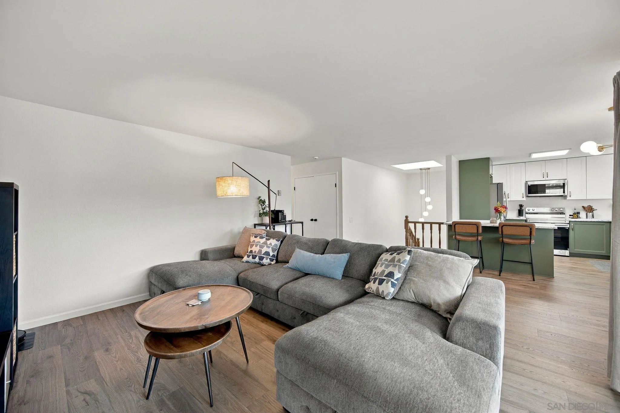 https://cdn.realtyfeed.com/cdn/127/260024321/ce38ec0a1ec9338d0e8cba8f715ca255.webp