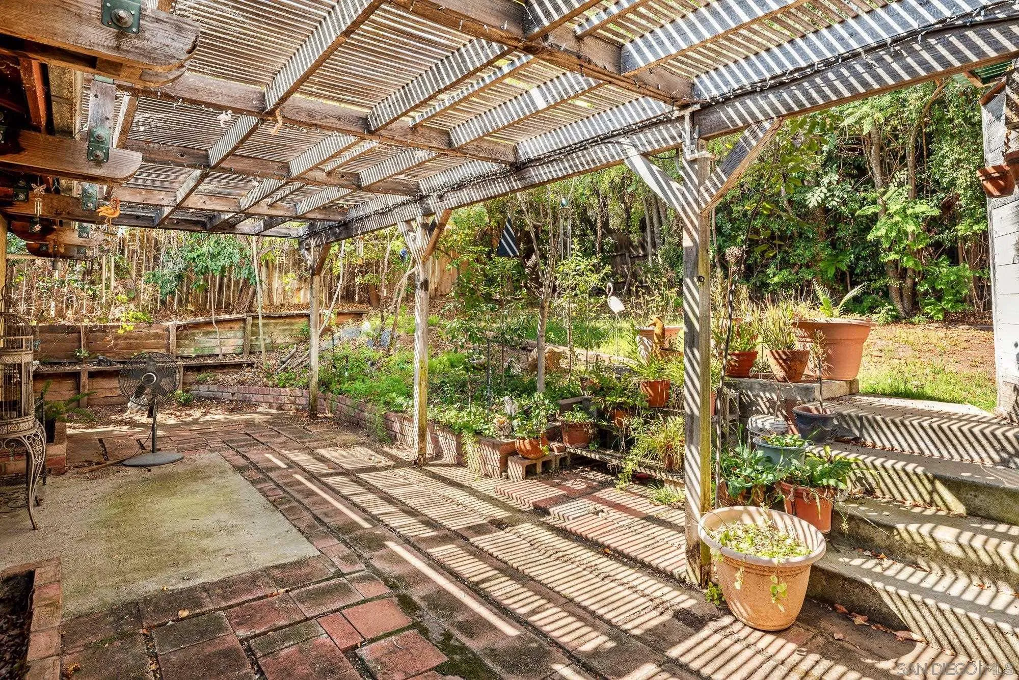 https://cdn.realtyfeed.com/cdn/127/260024328/9968115368ac9c16c547fbe8fef0f5b5.webp