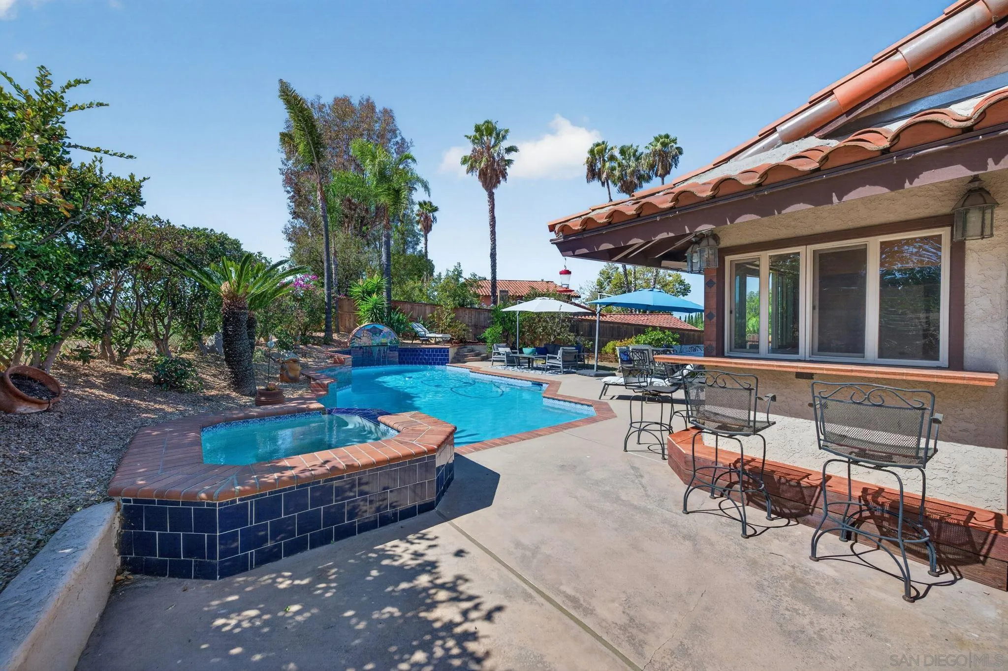 https://cdn.realtyfeed.com/cdn/127/260024340/40be4ba27e2a6d9b42d72aa45065b276.webp